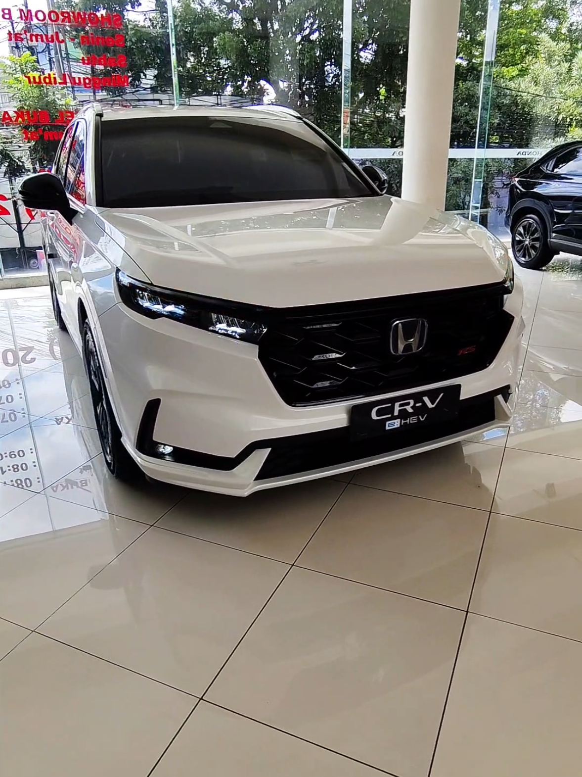 Honda CR-V RS Hybrid Platinum White Pearl Mesin hybrid adalah Gabungan motor listrik dan mesin bensin tanpa perlu di cas, dgn horse power 207 PS, torsi 344Nm, mesin 2000 cc 4L Hybrid bisa menempuh jarak 1liter:30-35KM Bahkan saat fulltank bensin bisa nempuh 1135 KM sekali jalan More info 085295962002 📍Honda Pasteur Bandung #honda #hondacrv #crv #newcrv #newhondacrv #hondacrvturbo #hybrid #crvhybrid #newcrvhybrid #mobilcrv #fyp #crv2024 #newcrv2024 #newcrvhybrid2024 #crvbaru 