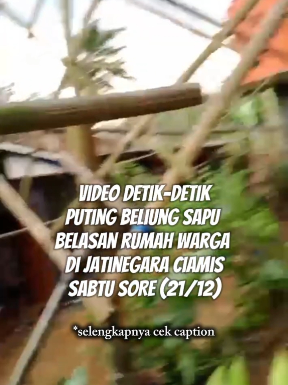 Angin puting beliung, cuaca ekstrem terjadi di Dusun Cibadak RT 011, 012, 013 RW 003 Desa Jatinagara Kecamatan Jatinagara, Ciamis Jawa Barat. Ada 14 rumah yang terdampak, terdapat 4 pohon yang menimpa rumah warga dari 14 rumah tersebut. #putingbeliung #bencanaalam #ciamis #bpbd #cuacaekstrem #fyp #radartasik #tiktokberita 