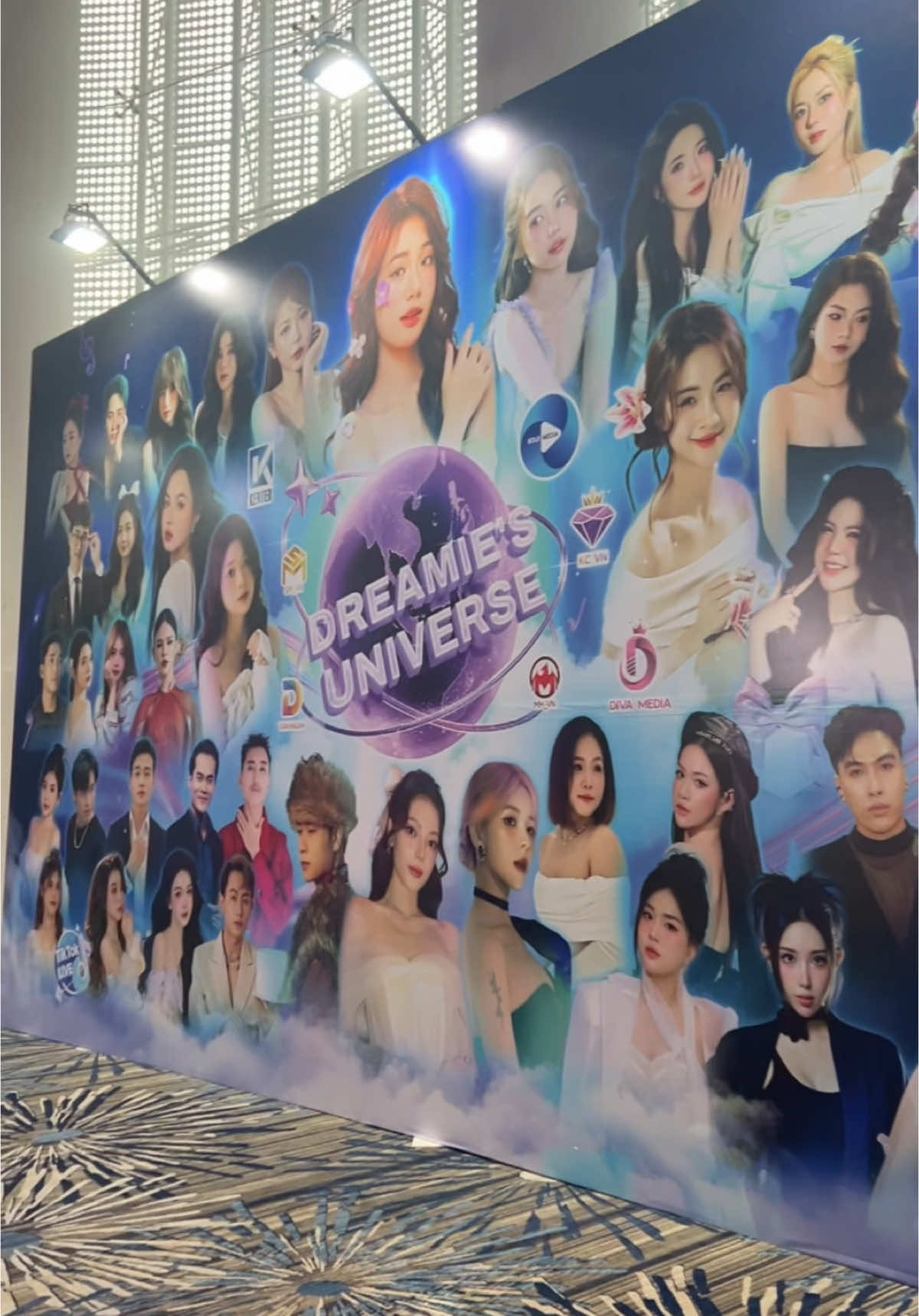 HÉ LỘ NHỮNG HÌNH ẢNH ĐẦU TIÊN TẠI THẢM ĐỎ GALA DREAMIE’S UNIVERSE 🔥 #KOLsMe #Idollive #TikTokLive #gala2024 #galadreamiesuniverse 