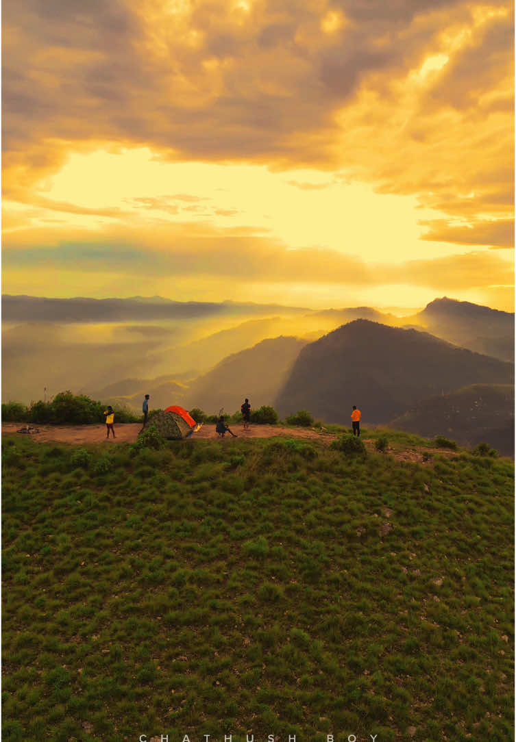 යාලුවෝ එක්ක සතුටින් ගෙවුන හැන්දෑවරු 🌿⛺️🏔️🌥#chathush_boy #lovenature #visitsrilanka🇱🇰 #srilanka #trending #viral #fyp #trending #foryou #narangala #chathushdronegraphy @Sportive Edge @kalum yatawara photography @tharindu lakruwan 