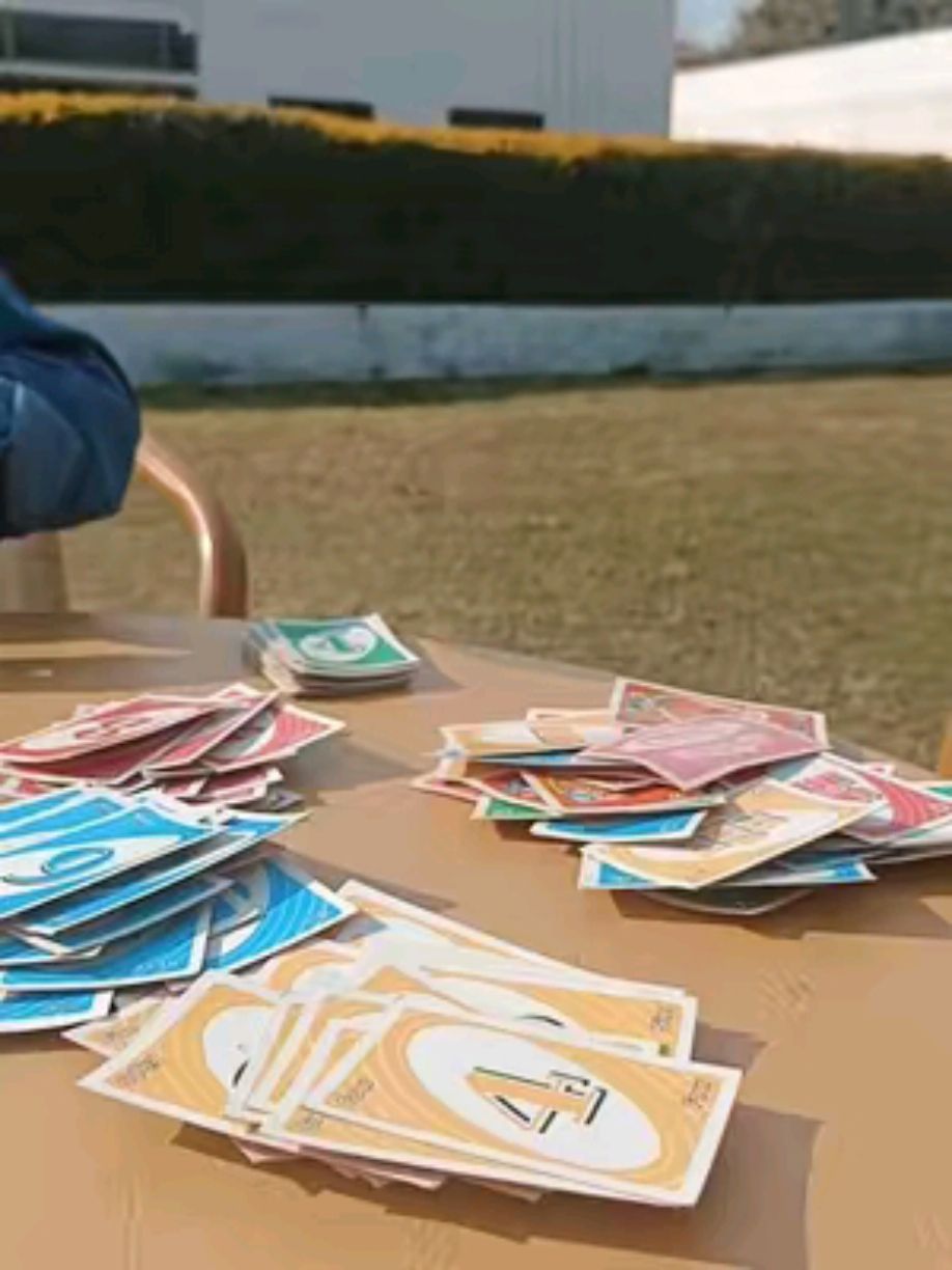Game ON hai 😊😎 who can play UNO??  #growaccount #uno #unogame #viralvideo #fyp #foryoupage❤️❤️ #cardgames #weekend #unfreeze #genzlife 