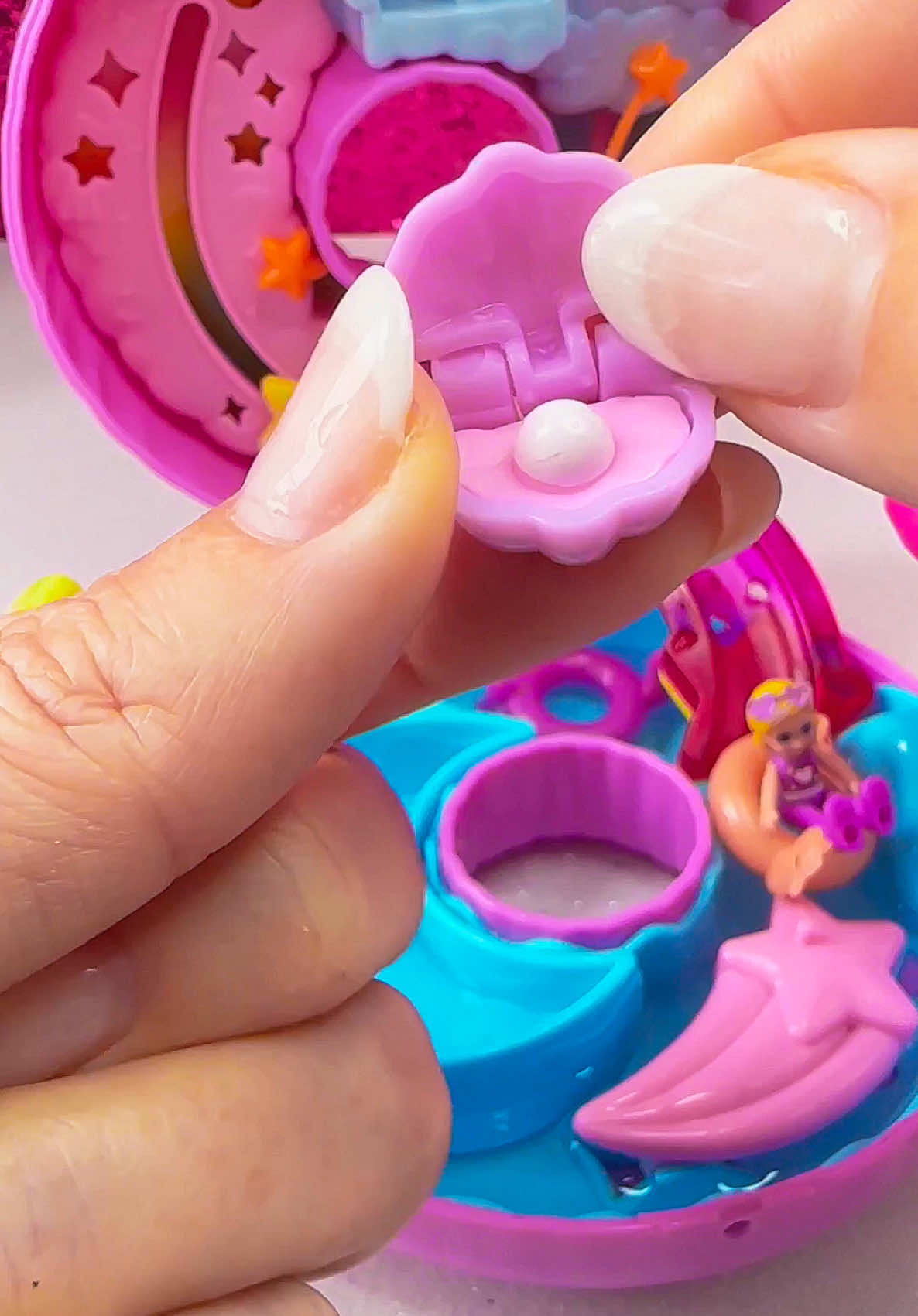 Polly Pocket’s Adventures in Unicorn Cove.🦄💦 #pollypocket #pollypocketcollector #pretendplay #miniworld #imaginativeplay #minidolls 