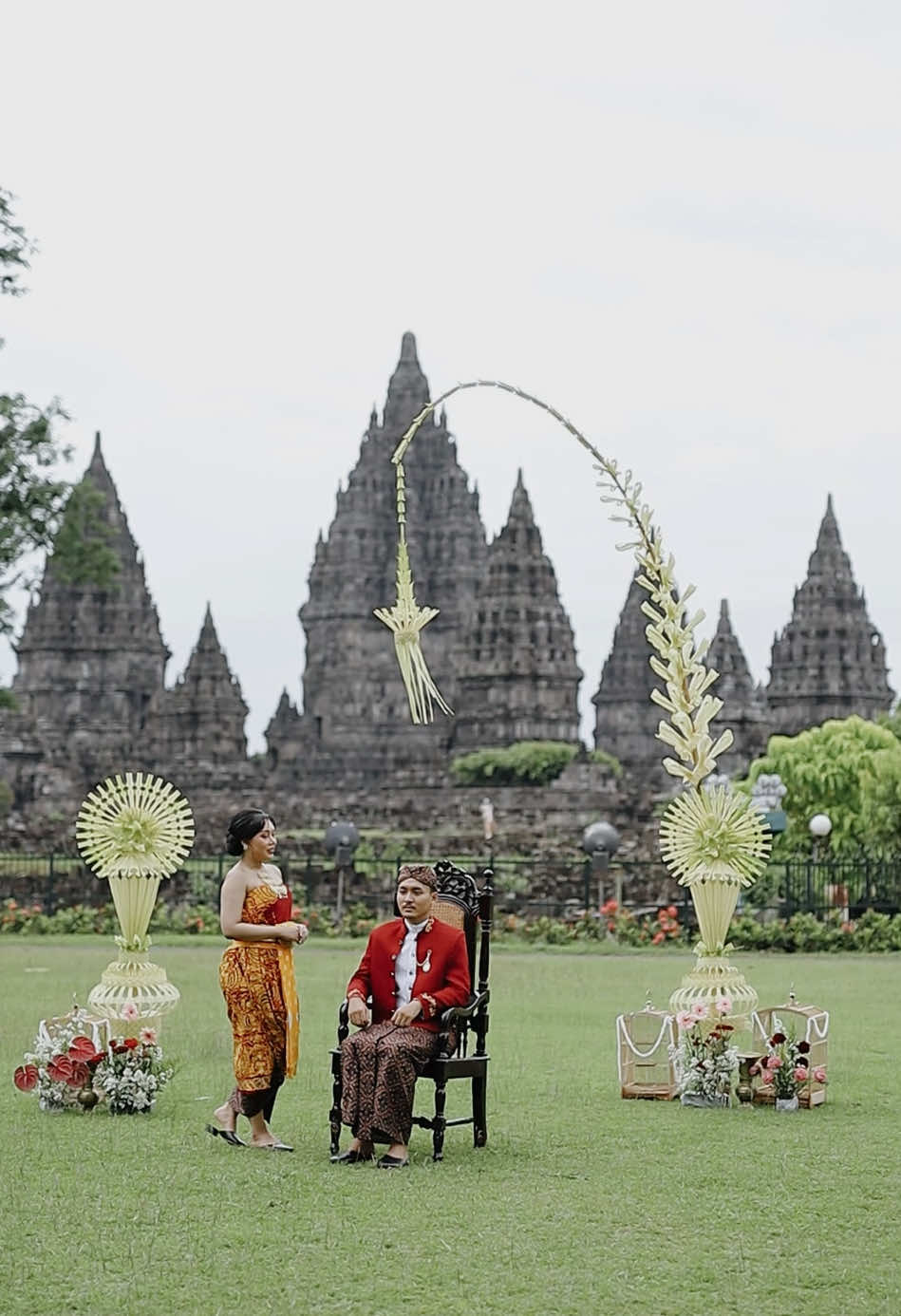 Preweddingstory #prewedding #preweddingoutdoor #preweddingstyle #preweddingprambanan #preweddingbromo #preweddingshoot #preweddingideas #preweddingjogja #preweddingprambanan #preweddingviral #preweddingjawa #adatjawa #preweddingfotografer 