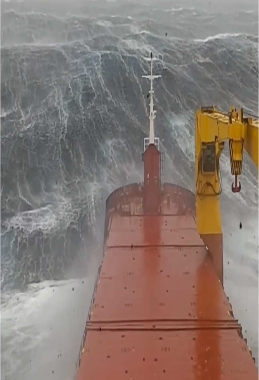 Giant waves caught on camera 💀 #ship #storm #bigwaves #vessel #shiplife #atsea #rough #bigships #giantwaves 