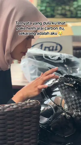 Akhirnya bisa memiliki kamu #arai #araisrc #helmet #helmetloverindonesia 