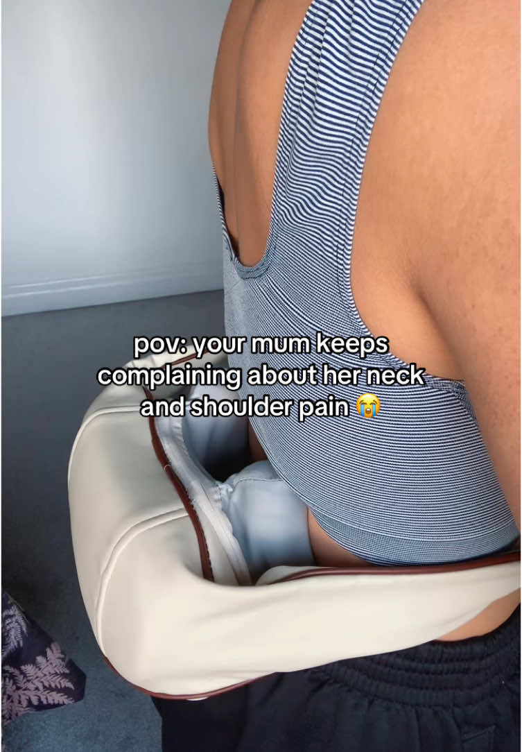 SALE NOW ON 😍 link in bio! #christmaspresents #christmaspresent #christmassale #neckpain #shoulderpain #backpain #painreliever #massage #massager #massagerelax #neckmassage #backmassage 