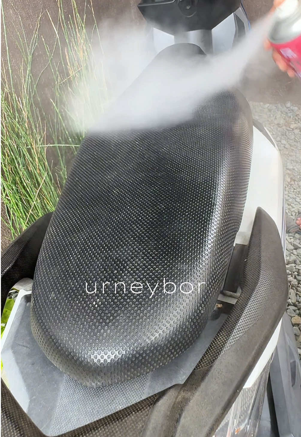 ang sulit ng ₱125 na bili ko bibili pa ako madami kasi pwede din sya sa leather bag and sofa ttry ko din! #urneybor #urneyborfinds #carwax #carcleaner #leathercleaner #motorcycle #motorcyclecleaning #carcleaning #carinteriorcleaning #carwash