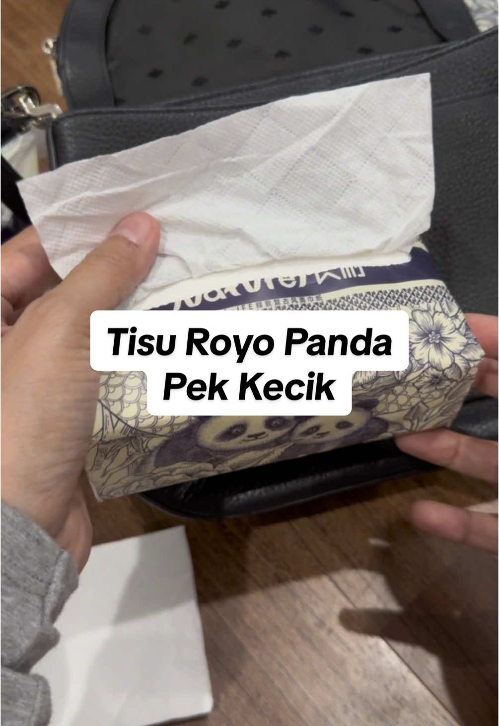 Tisu royo panda kalini yang kecik2 pulak korangg besst gilaa tau tisu ni tak berhabuk & teballl Korang yg nk grab tisu ni save post ni ok #chukshare #bizwithiylia #tisu #royopandatissue 