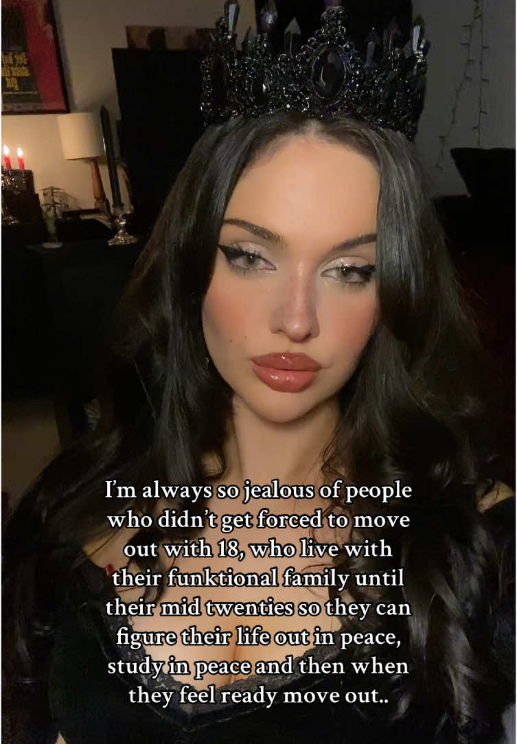 Being forced to act like an adult when you‘re just a child was absolutely normal for me. Unfortunately the consequences were more traumatizing than rewarding. 