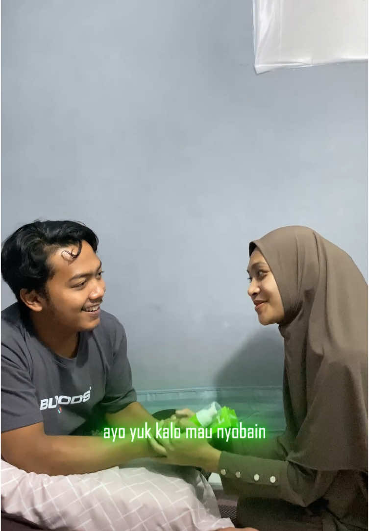 Salah satu rahasia aku untuk menjaga keharmonisan dalam rumah tangga , yaitu dengan merawat simanis pakai @Gendes #madanifa #fyp #gendes #feminimehygiene #femininespray #cocopandan