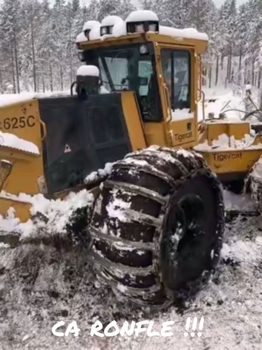 Tigercat skidder EXTREME MACHINE FOREST CA RONFLE !!! #caterpillar #timberpro #johndeere #cejour-là #tigercat #bucheron #amazingdriver 