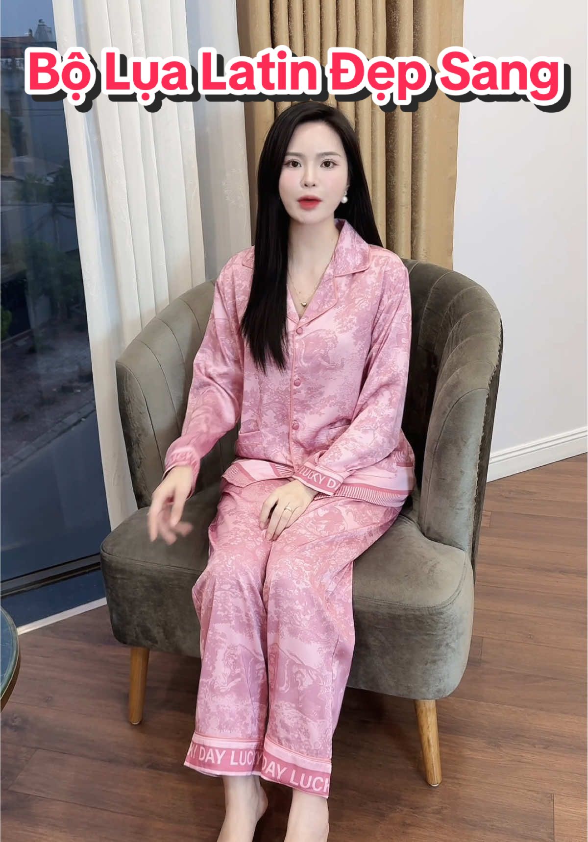 5CE-Bộ ngủ pizama lụa latin nút bọc tay dài   #champhan #champhanreview #châmphan #review #dobo #dobomacnha #doboxinh #bongu #dolua #setbongu #doluaxinh #pijama #thoitrangmacnha #thoitrangnu #5ce 