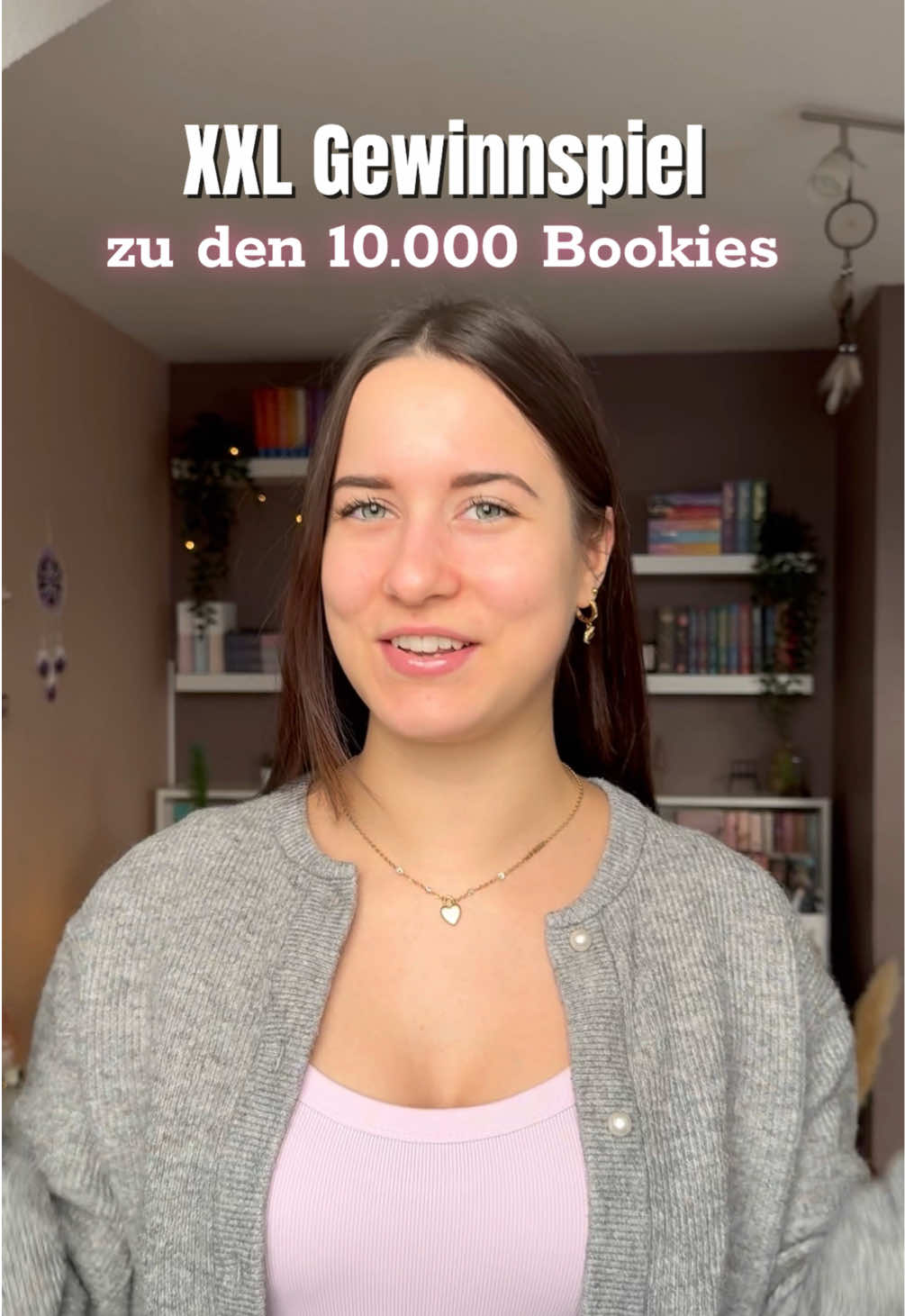 Wir sind 10k Bookies auf diesem Account & aus diesem Anlass gibt es ein XXL Gewinnspiel 🫶🏼  [Anzeige]  Teilnahmebedingungen:  - Sei Follower & damit ein Teil meiner Community ✨ - Kommentiere die Nummer des Pakets, welches du gewinnen möchtest (du kannst auch mehrmals mitmachen)  - Markiere ein oder zwei Bookies die sich auch über das Gewinnspiel freuen würden  - Für eine Extrachance klicke auf „Erneut veröffentlichen