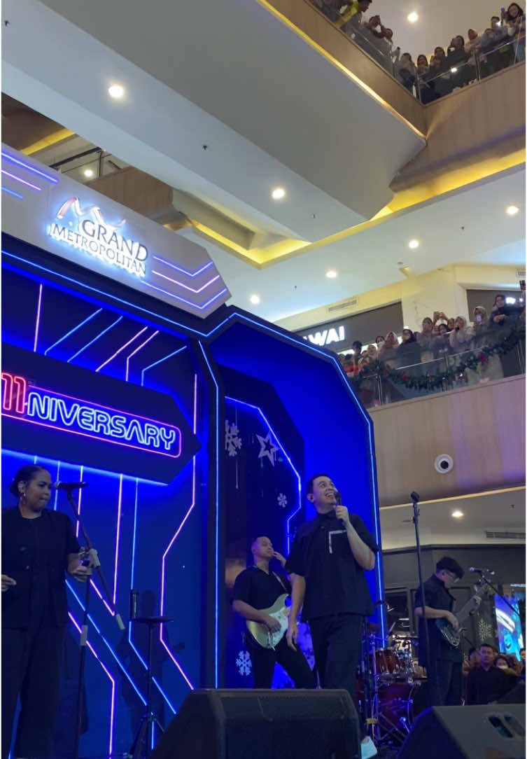 Super seru hari ini!!🥰 @Grand Metropolitan #grandmetropolitanbekasi #metland #metropolitanland #tulus #monokrom #monokromtulus #konsertulus #konsergratis 