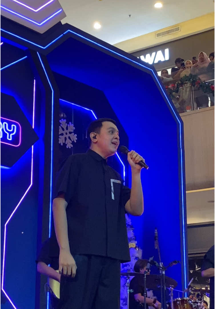 Adu rayu emang the best🥰❤️ @Grand Metropolitan #grandmetropolitanbekasi #metland #metropolitanland #tulus #adurayu #konsertulus #konsergratis 