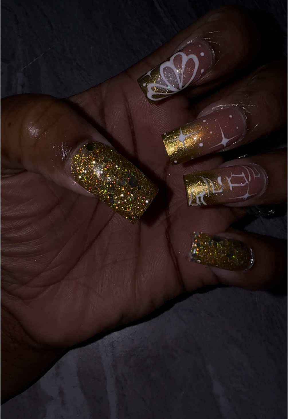 Bam!! I said gold and white new year and my girl @Grippedbylai DELIVERT!  #newyear #nails #newnails #newyearnails #newyearnails2025 #nailart #transition #goldnails #nailinspo #goldnailinspo #newyearnailinspo 