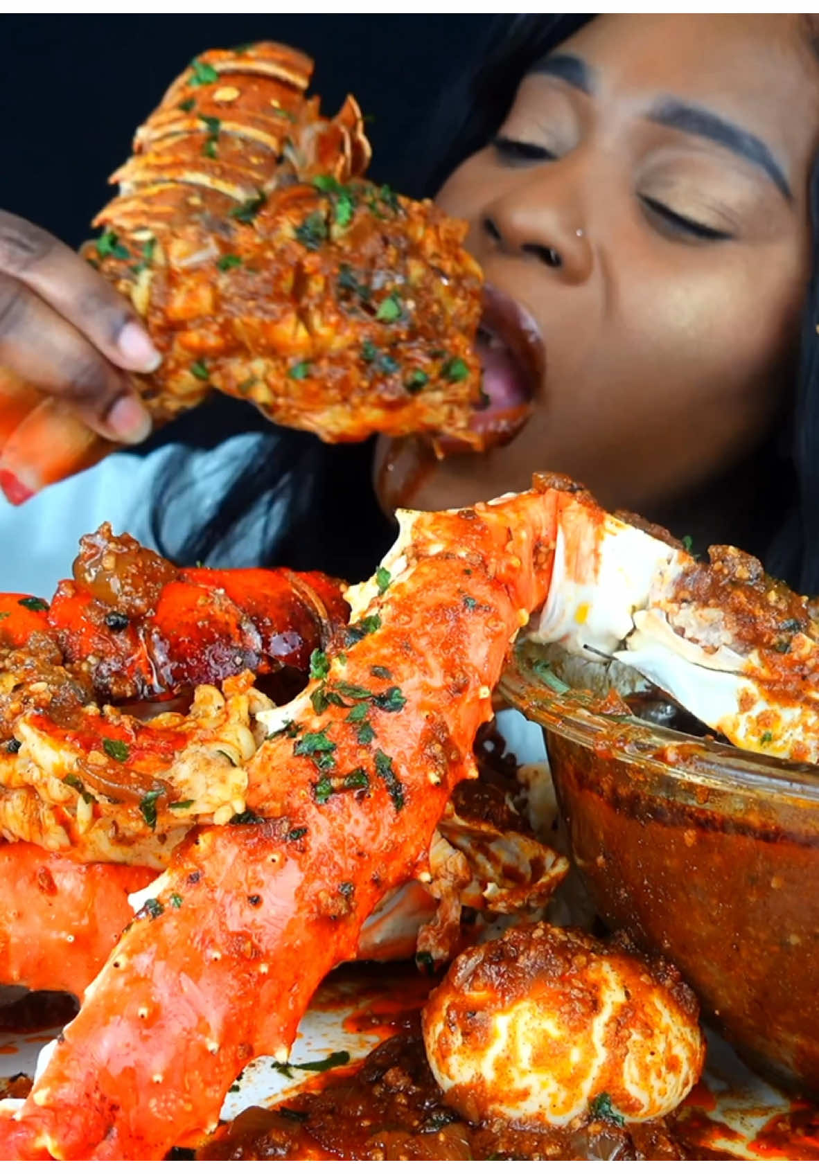 SPICY SEAFOOD MUKBANG Seafood Boil #mukbang #seafoodboil #mukbangeatingshow #asmreating #asmrfood #eatSpicywithTee 