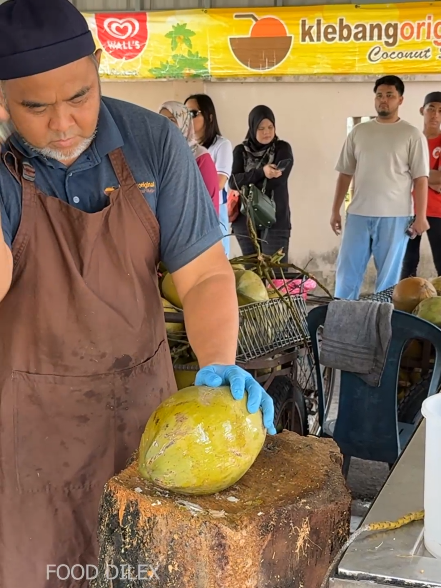 Original Coconut Shake - Malaysia Street Food #foryoupage #youtube #Foodie #FoodLover #foodtiktok #food #yummyfood #yummy #viral_video #virall #videoviral #viraltiktok #viralvideo #viral #fyp #foryou #fy #fypシ #fypage