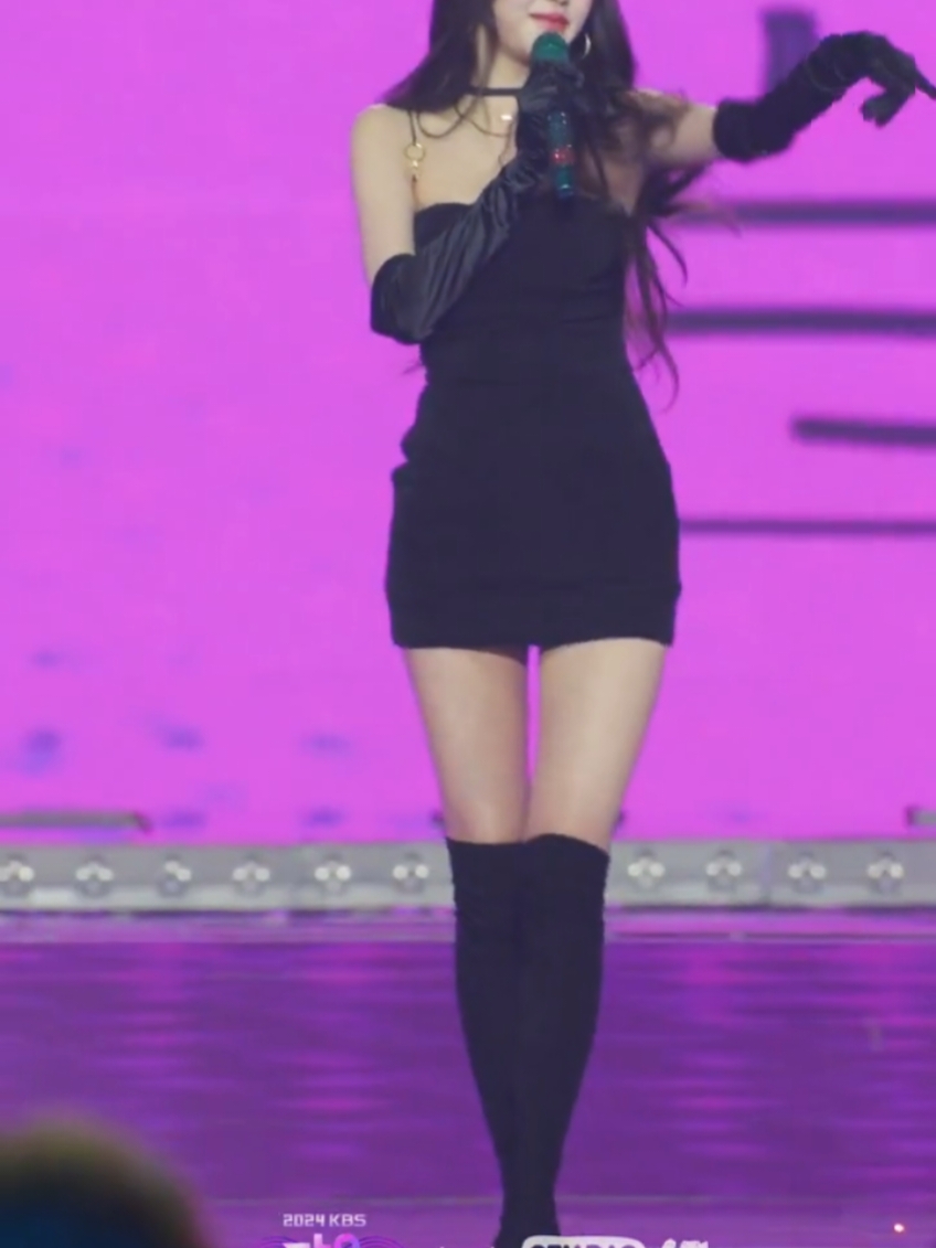 Wonyoung Fancam - Jinusean 241220 #Wonyoung #Fancam #IVE #Jinusean 