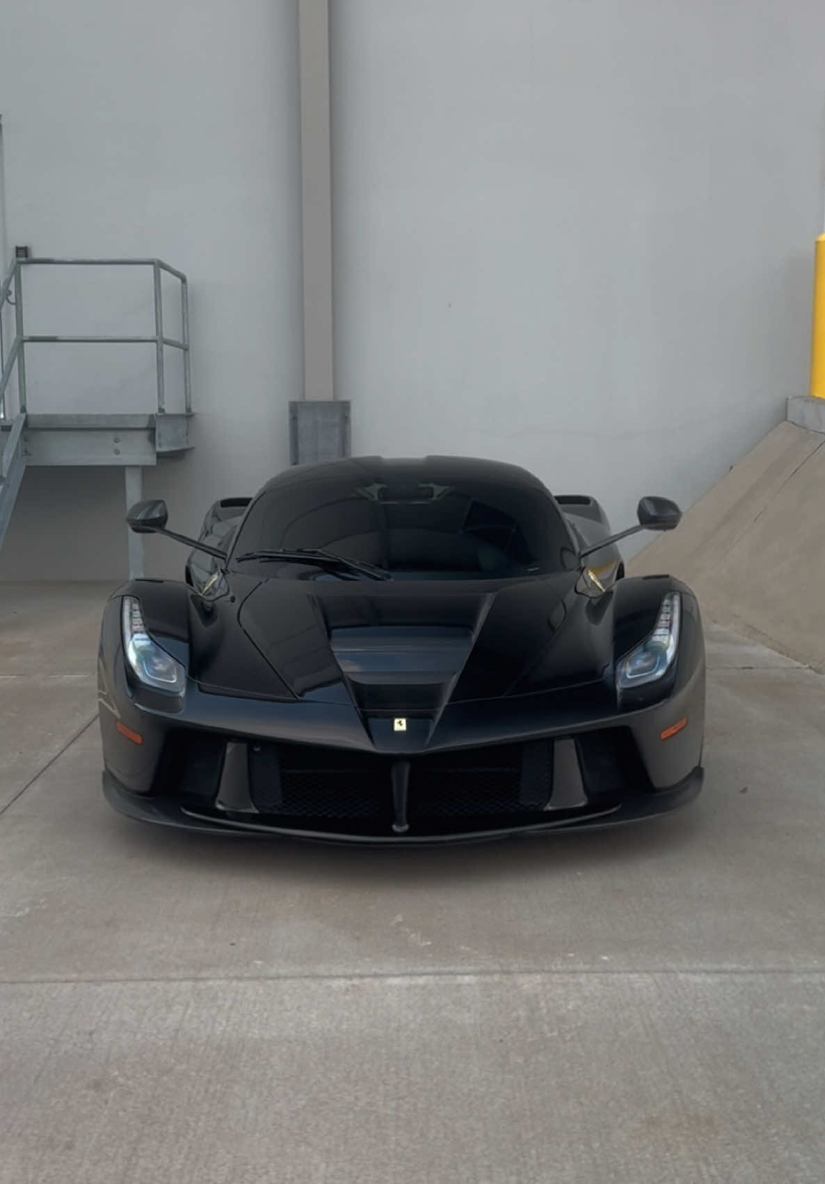 Laughferrari Laferrari #exclusive #ferrari #rich #laferrari #lamborghini 