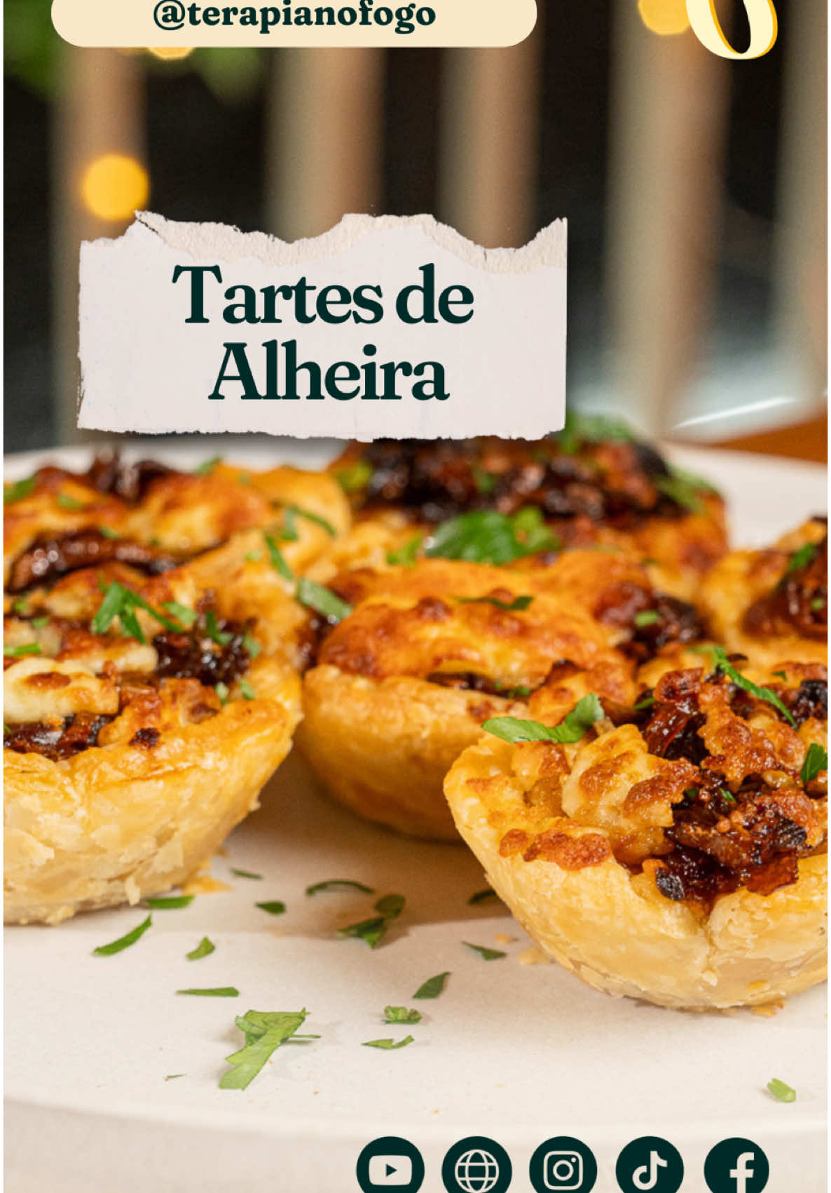 Tarteletes de Alheira 🎄 Lista de ingredientes: - 1 rolo de massa folhada (de preferência de manteiga) - 1 alheira  - 1 cebola roxa grande  - Azeite  - Queijo de vaca curado  - sal e pimenta  #receitasnatal #natal #tartes #tarte #alheira #tartedealheira #receitasportuguesas #receitas #terapianofogo #terapianofogo🔥 #paulo #paulooliveira #culinariaportuguesa🇵🇹 #receitasfaceis #culinaria #paulooliveirareceitas 