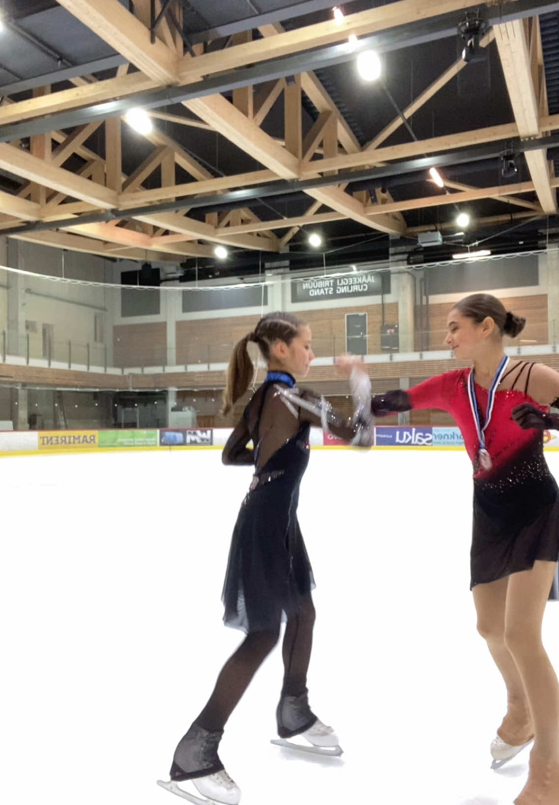 Ураааа, теперь отдыхать!!!🥳❄️@Karina🫶🏻 #rek #figureskating #figureskater #estonia #fyp #elinagoidina #foryouu 