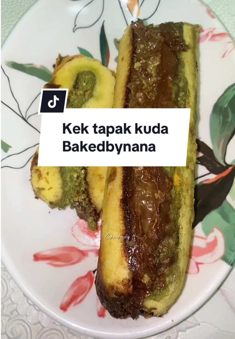 Nk beli cpt tekan beg kuning #kektapakkuda #kektapakkudaviral #kektapakkudabakedbynana #kektapakkudasedap #kek #kektapakkudanutella #makananviral #makanan 