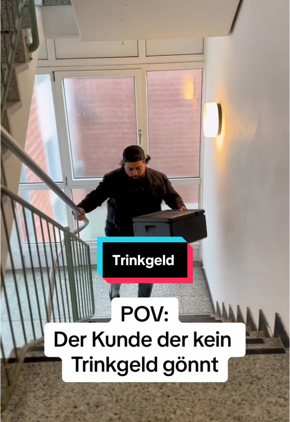 Gibt ihr dem Lieferanten Trinkgeld?  #fyp #fürdich #foryoupagе #viral #lieferant #trinkgeld 