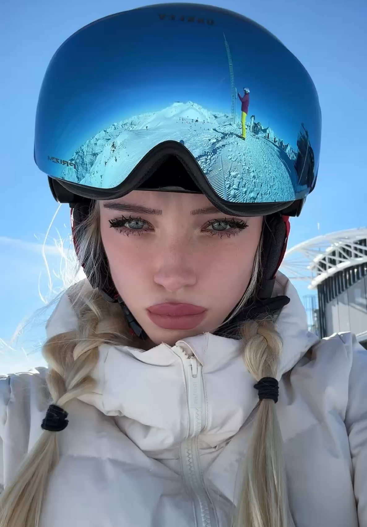 where the fun aint got no enddd #valthorens #europe #snowboard #snowboardtiktok #ski #winter #france🇫🇷 #alpes #alps #mountain #mountains #snow #blonde #girl #braids #f #fypシ #fyp #foryoupage   #goggles #fyp #foryourpage #cold  