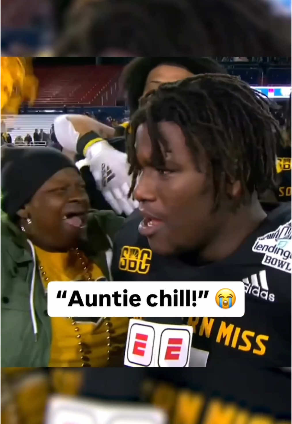 When Frank Gore Jr.'s aunt was too hyped after the win 😂 #football #cfbpostseason #cfb #college 