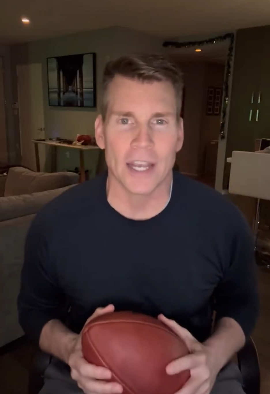 Scott Hanson addresses RedZone’s use of a commercial last week 👀 [via scotthanson/X]