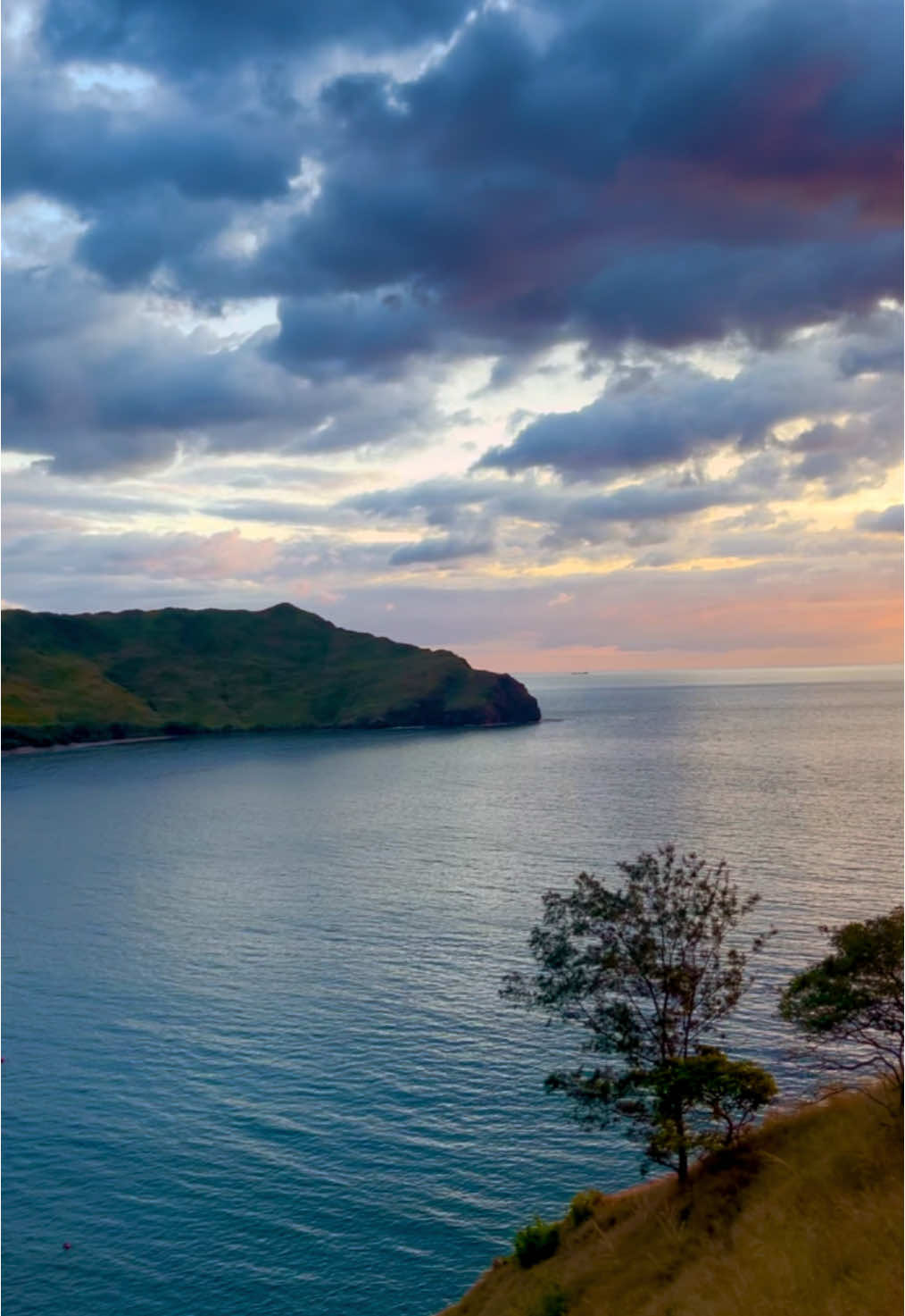 In nature’s silence, I find solace. #fyp #fyppppppppppppppppppppppp #zambales #beach #mountain #mountainview #nature #peace #life