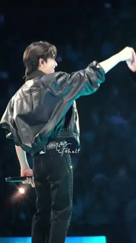 Người thay đổi cuộc đời anh 🖤🤍 #GMMTVStarlympics2024 #perthsanta 