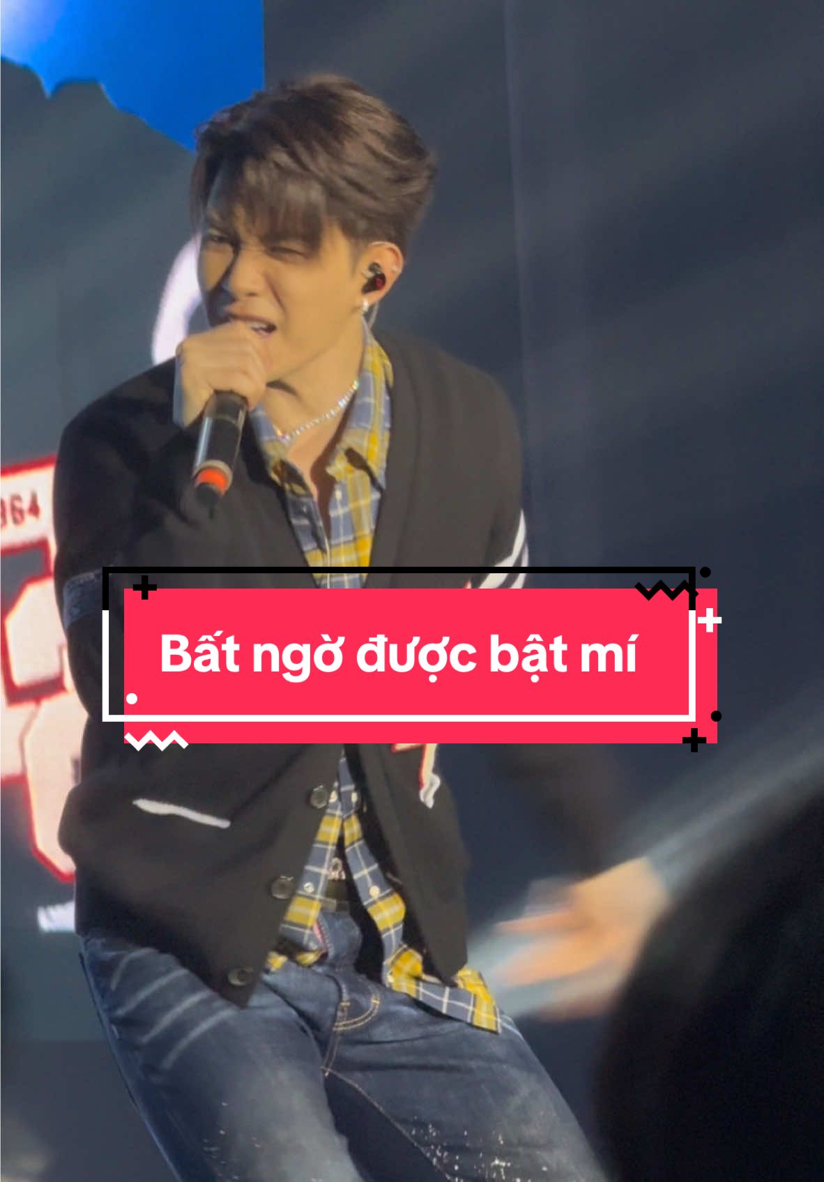 Bất ngờ nho nhỏ @Atus @Quang Trung #kieuanhtuan #anhtuatus #atus #fanmeeting #1st  #xhtiktok #tik_tok #tiktokviral #memories #luugiukhoanhkhac #1st #hanoi #2024 #2024tiktok #performance #trendind #viral #wecometomakehits #music #Love #brothers #viral