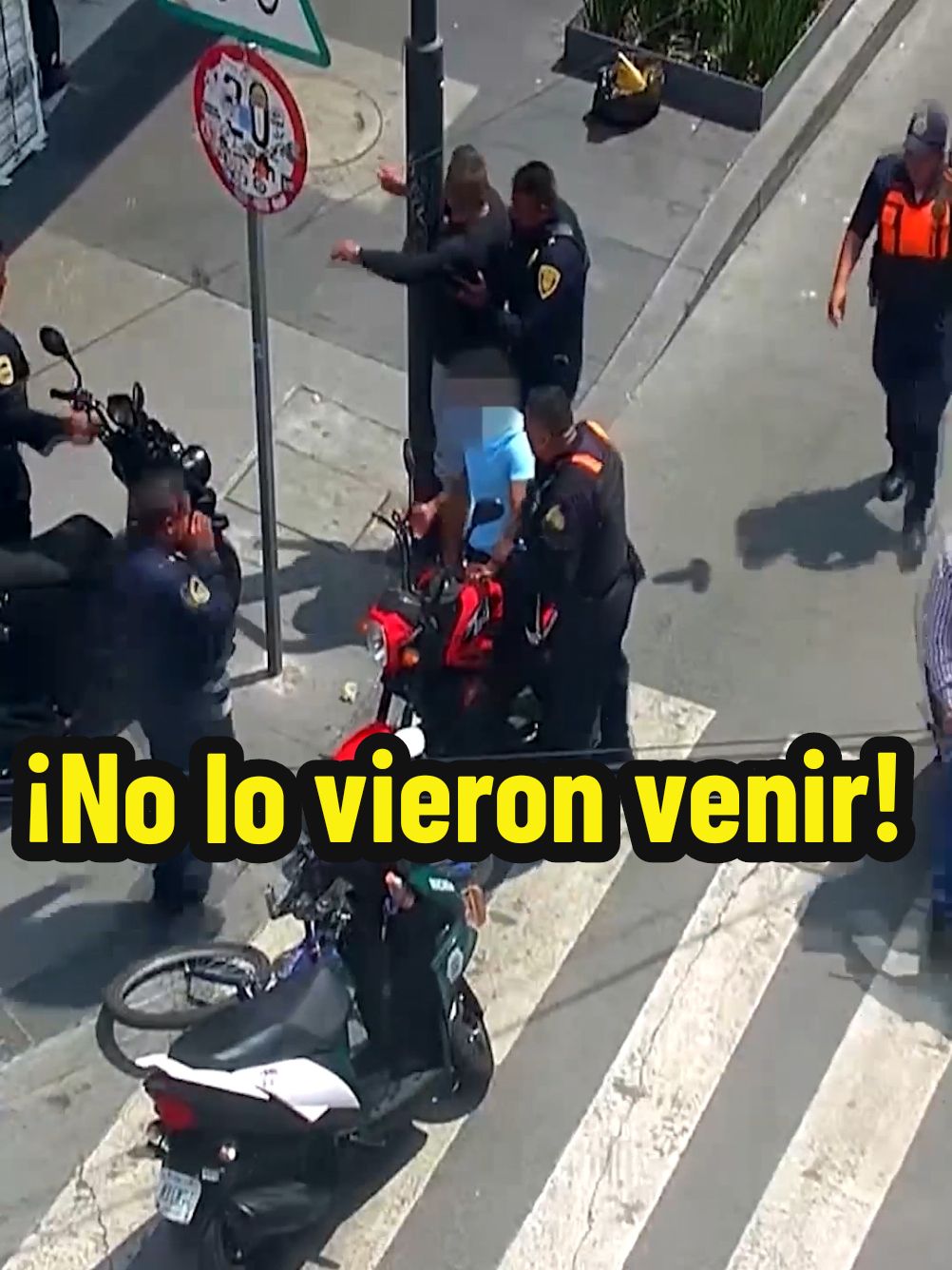 🎥¡Historia con #FinalFeliz! 🫰🏻 2 detenidos 👥✅ Recuerda que si te portas mal el #C5OjosDeLaCDMX y la @SSC_CDMX lo sabrán 👀🫵🏻⏯️📹🛡️✅ En la #CDMX si denuncias o reportas nos cuidamos entre todas y todos 👥 ☎️  #fyp #Parati #Favoritos #ciudad #México #CAMARAS #C5 