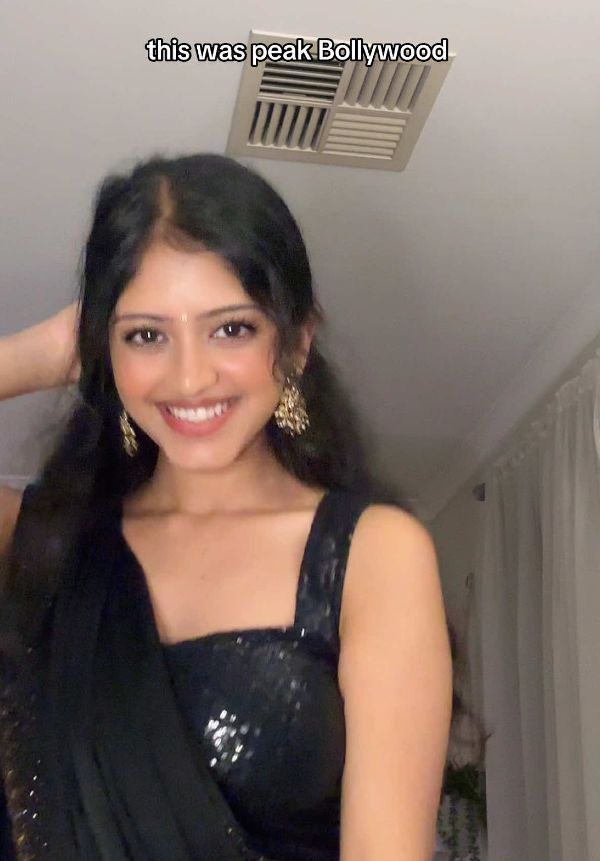 Chumma le gayaaaa #peakbollywood #trending #hindi #foryou #hindisong #challawallah #hindi #bollywood #desigurl #lipsync #browntok #desitiktok #saree #OOTD #fitcheck #sareelover  ❤️❤️❤️ 