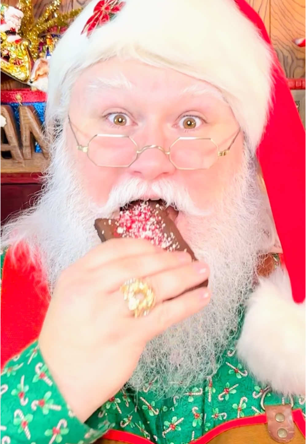 Looks like I found a new stocking stuffer this year—Subway’s Holiday Double Chocolate Peppermint Foot long Cookie! 🎄🍪 Perfect for gifting… if I can resist eating them all first. 😉 #SubwayCookies #HolidayTreats #SantaApproved #santajclaus #subwaypartner @Subway 