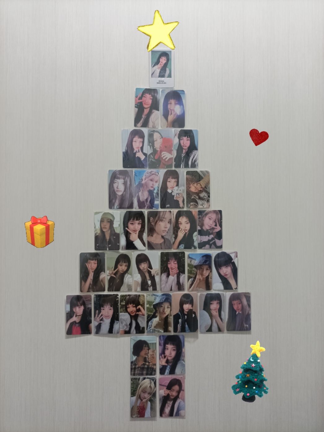 Christmas Tree Photocard Edition 🎄⭐😇🤩🫶🏻 #chrismas #chrismastree #photocard #photocardscollection #illit #iroha #irohaillit #iu #leejieun  #jeansforfree #newjeans #hanni #hannipham #phamhanni #kpop #fypシ #fypシ #fypシ゚viral #fyppppppppppppppppppppppp 