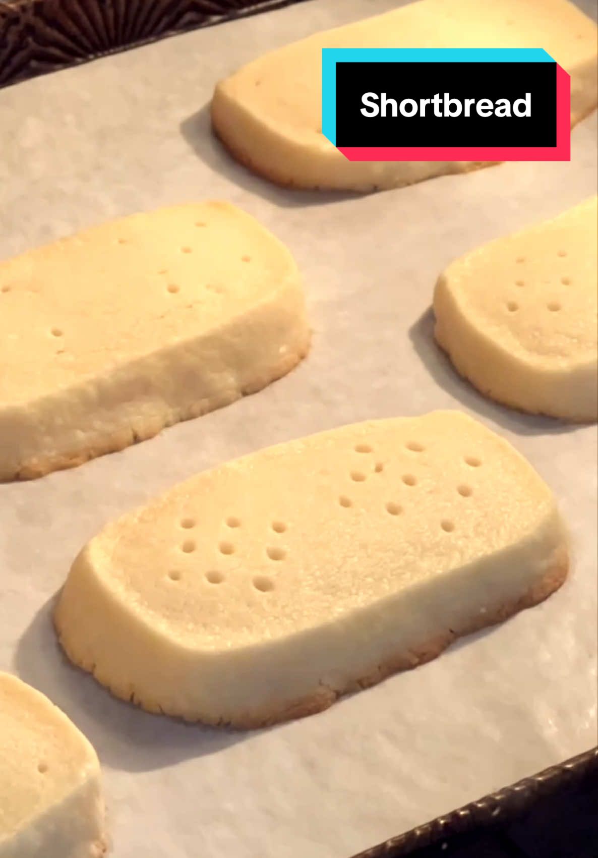 These buttery Shortbread Cookies are my favorite holiday treat. They melt in your mouth and are perfectly sweet. The secret to this recipe is really just measuring the four correctly and mixing the dough until it just comes together. These are a must have Christmas cookie! Recipe up on the blog! 👉 link in bio👈 #preppykitchen #baker #recipevideo 