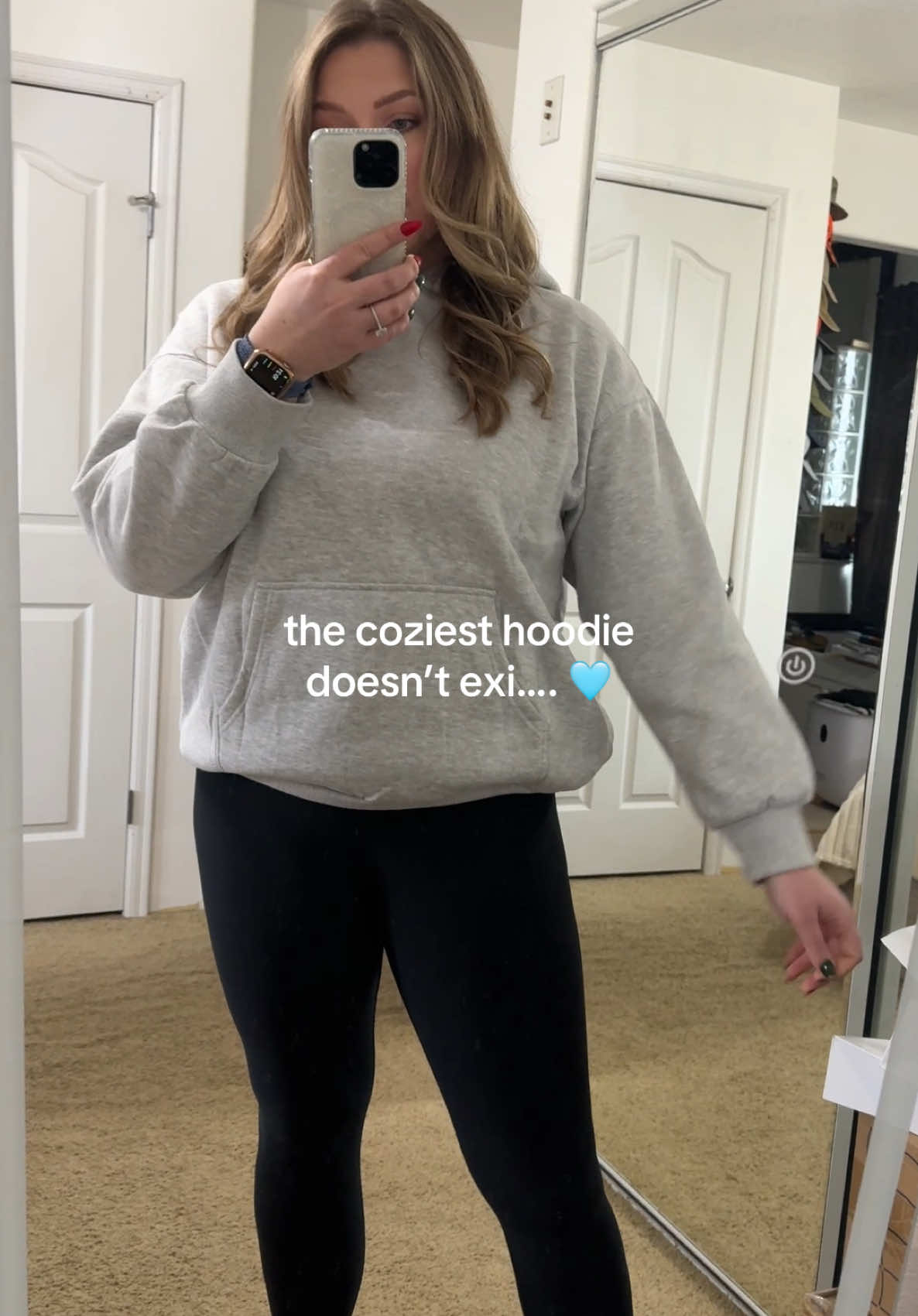 When affordable & cozy sweatshirt meets 😍 I stayed with my normal sizing and it fits perfectly. 🧈#affordablefashion #hoodies #hoodieseason #oversizedhoodie #giftguide #ashtested @AUTOMET #midsizefashion #tallgirlcheck #dailyootd 