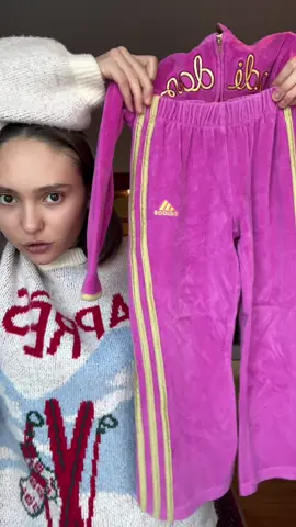 My neice wants to be a fashion desinger like her auntie lizzy 🥹🥹🥹