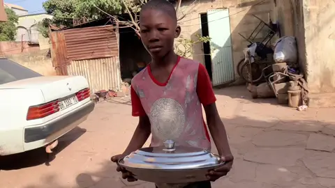 @debordo leekunfaa 😂Siguida Môgôsèbew tchèke 😂😅😅😅