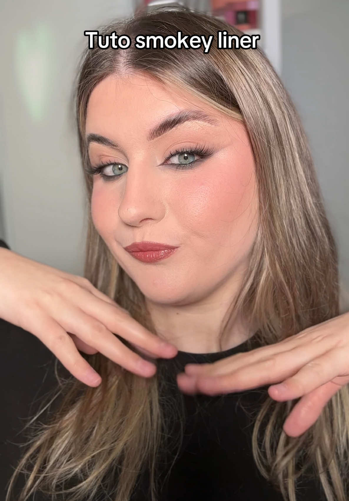 Tuto smokey liner pour les fetes ! #tutorialmakeup #smokeyeye #smokeyliner #beautyhack #makeuptips #maquillage  @NYX COSMETICS FRANCE Epic smoke liner ; Ultimate Shadow palette  @Maybelline New York France Crayon yeux noir 