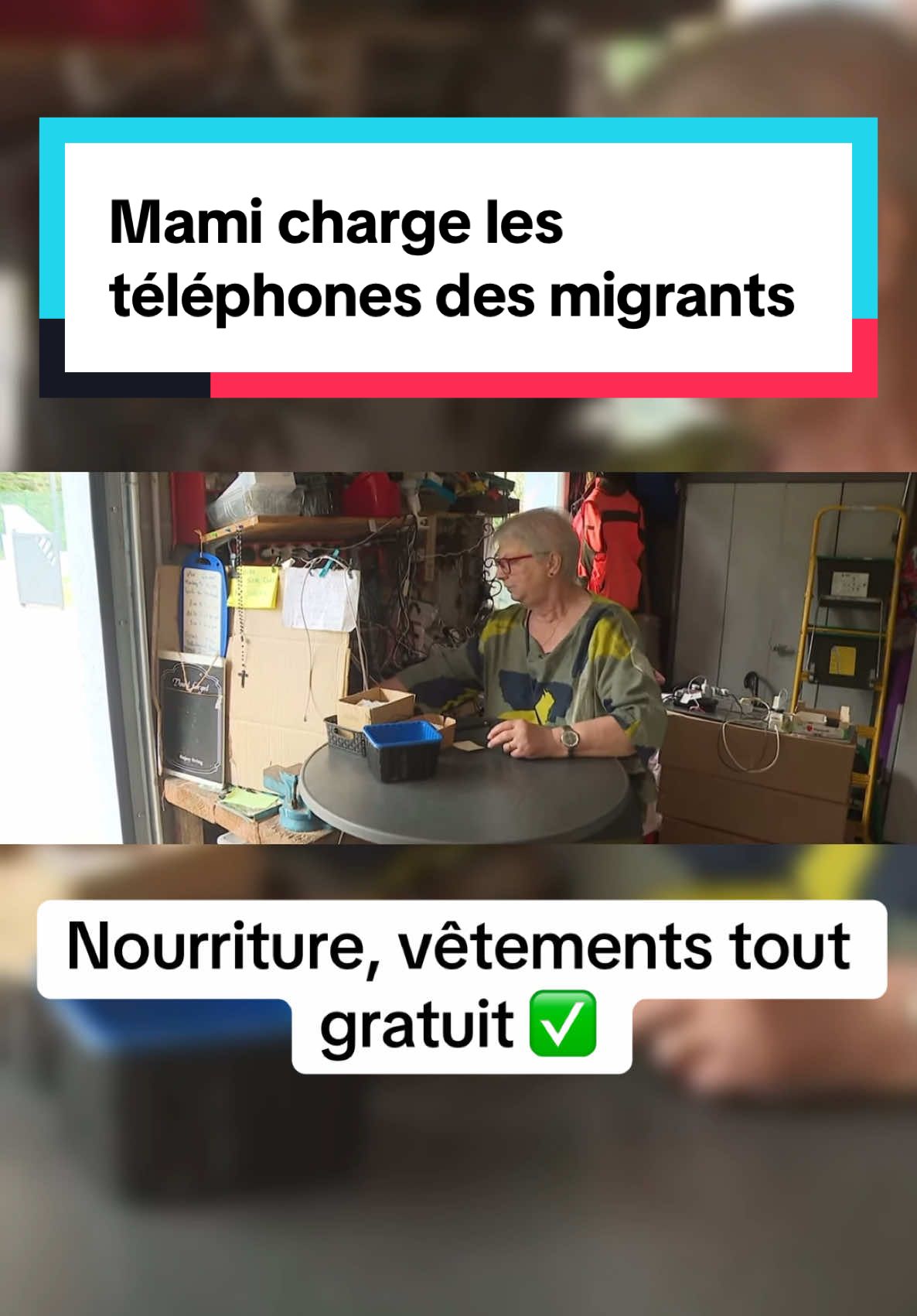 Mami charge les téléphones des migrants ❤️❤️ ##mami##mamicharge##migrant