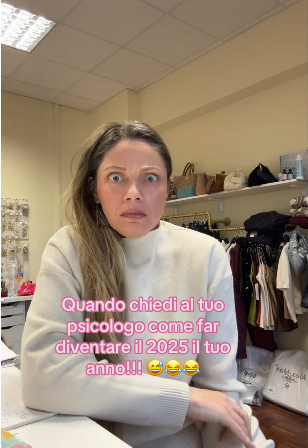 2025 il mio anno, forse!! 😜😂 #antodelcuratolo #antodelcuratolocapelli #meme #pov #risate 
