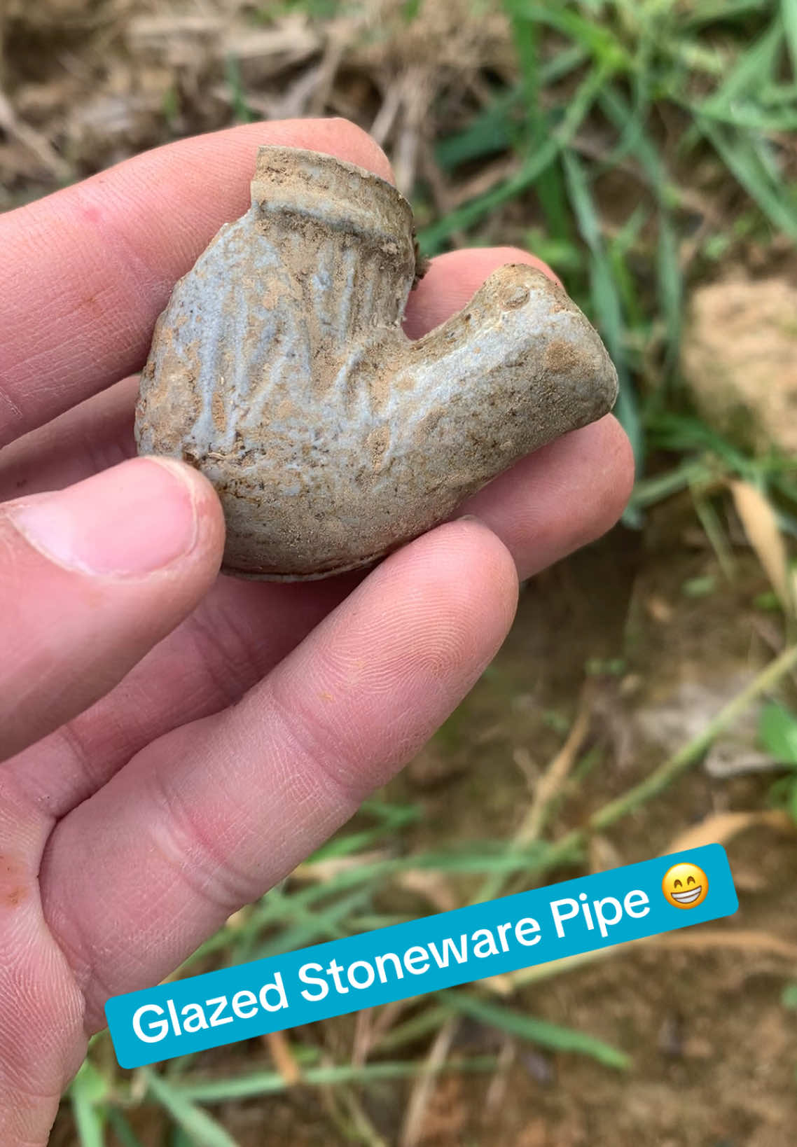 Early to mid 1800’s glazed stoneware pipe 😁 #archaeology #archaeologist #anthropology #anthropologist #crm #archaeologytiktok #history #mudlarking #arrowhead #discovery #antique #claypipe 