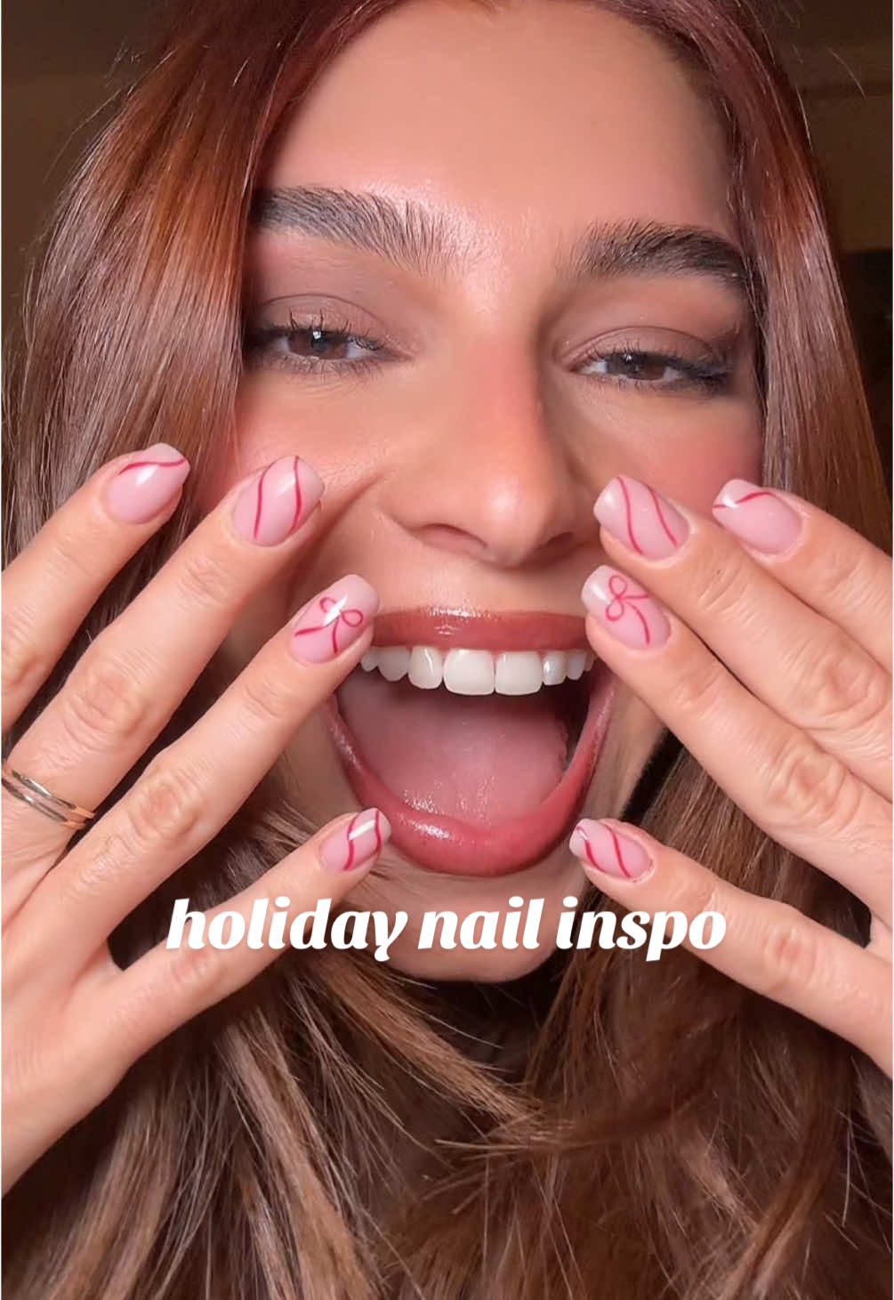 my favorite holiday nails ❄️💅🏽 con la favorita @nailsmiamidianafer_18 #holidaynails #nailinspo #holidaynailsinspo #christmasnails #christmasnailart #nailart 