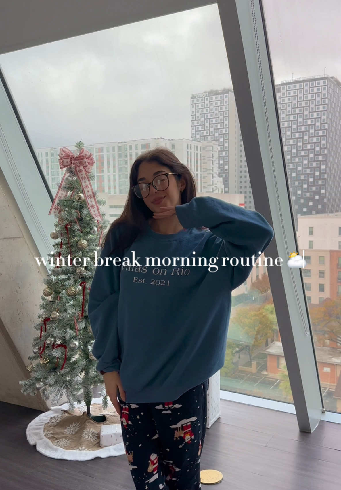 christmas time in the cityyy🎄 @Sweetflexx #sweetflexx #athleisure #christmas #holidays #xmas #Vlogmas #utaustin #texas #ut #atx #universityoftexas #grwm #morningroutine #fitcheck #ugc #wampus #downtowngirl #downtownaustin #austintx #christmasmorning 