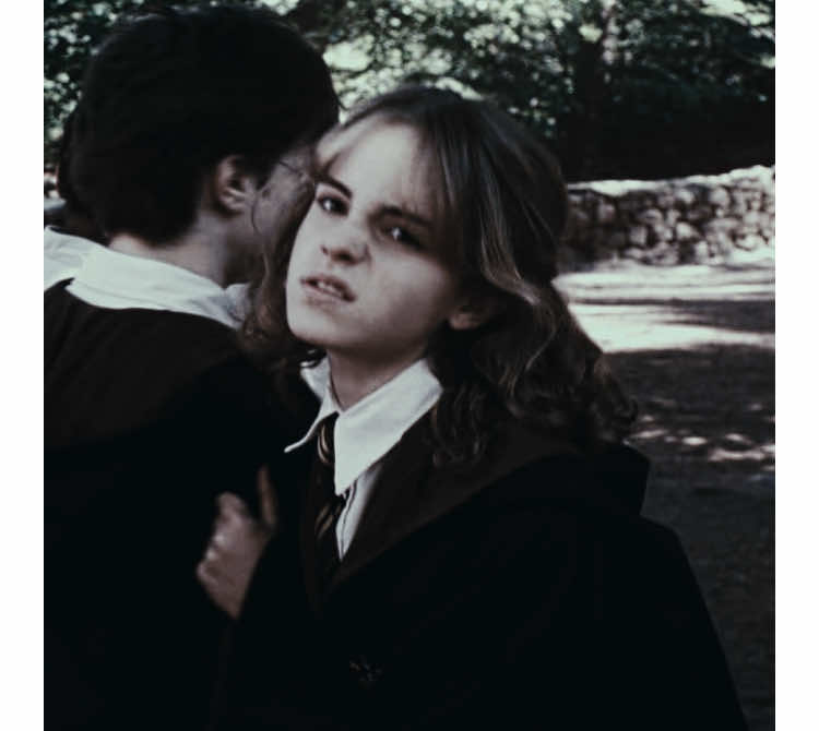 Miss Granger #hermionegranger #hermionegrangeredit #hermione #harrypotter #harrypottertiktok #harrypotteredit #aesthetic #aestheticedits #ae #aftereffectsedits #viral_video #fyp 