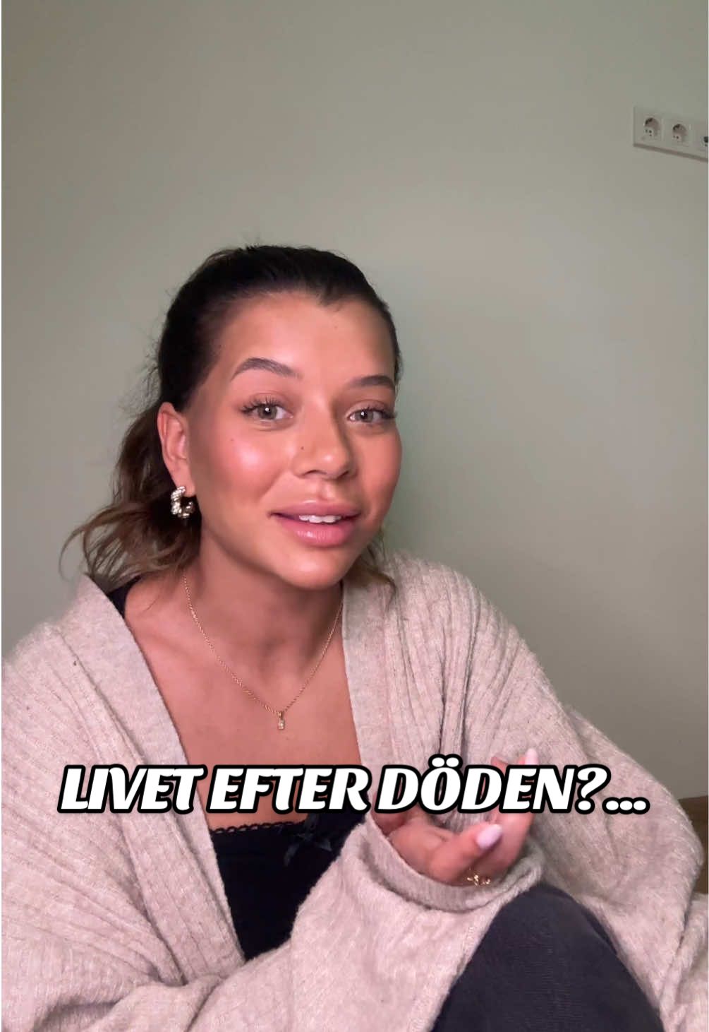 Vi är odödliga för vi är ljuset och villkorslös kärlek. Du har inget att vara rädd för ❤️‍🩹 #fördig #lifeafterdeath #spirituality #spiritualtiktok #healingprocess #conciousness #weareallthesame #sverigetiktok 